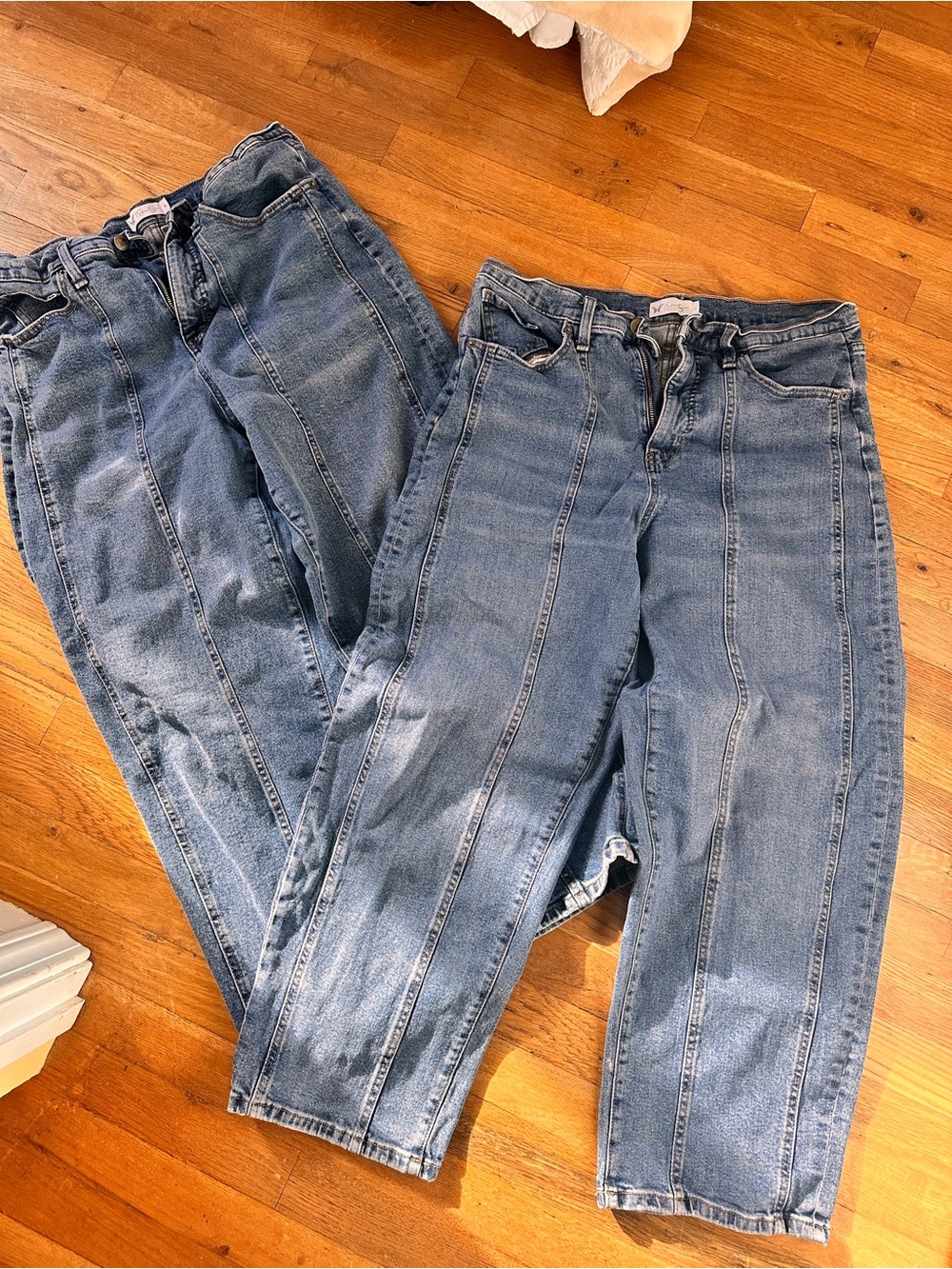 Jessica Simpson Myrtle barrel leg jeans size 10